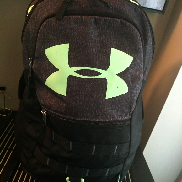 Under Armour Backpack - Picture 4 of 10